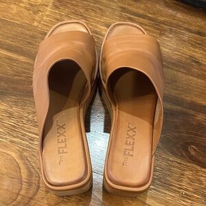 THE FLEXX Women's Brown Mules